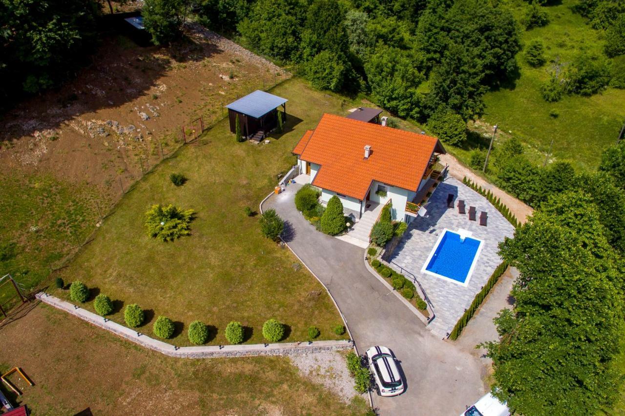 Villa Dino Tin Красно-Поле Экстерьер фото