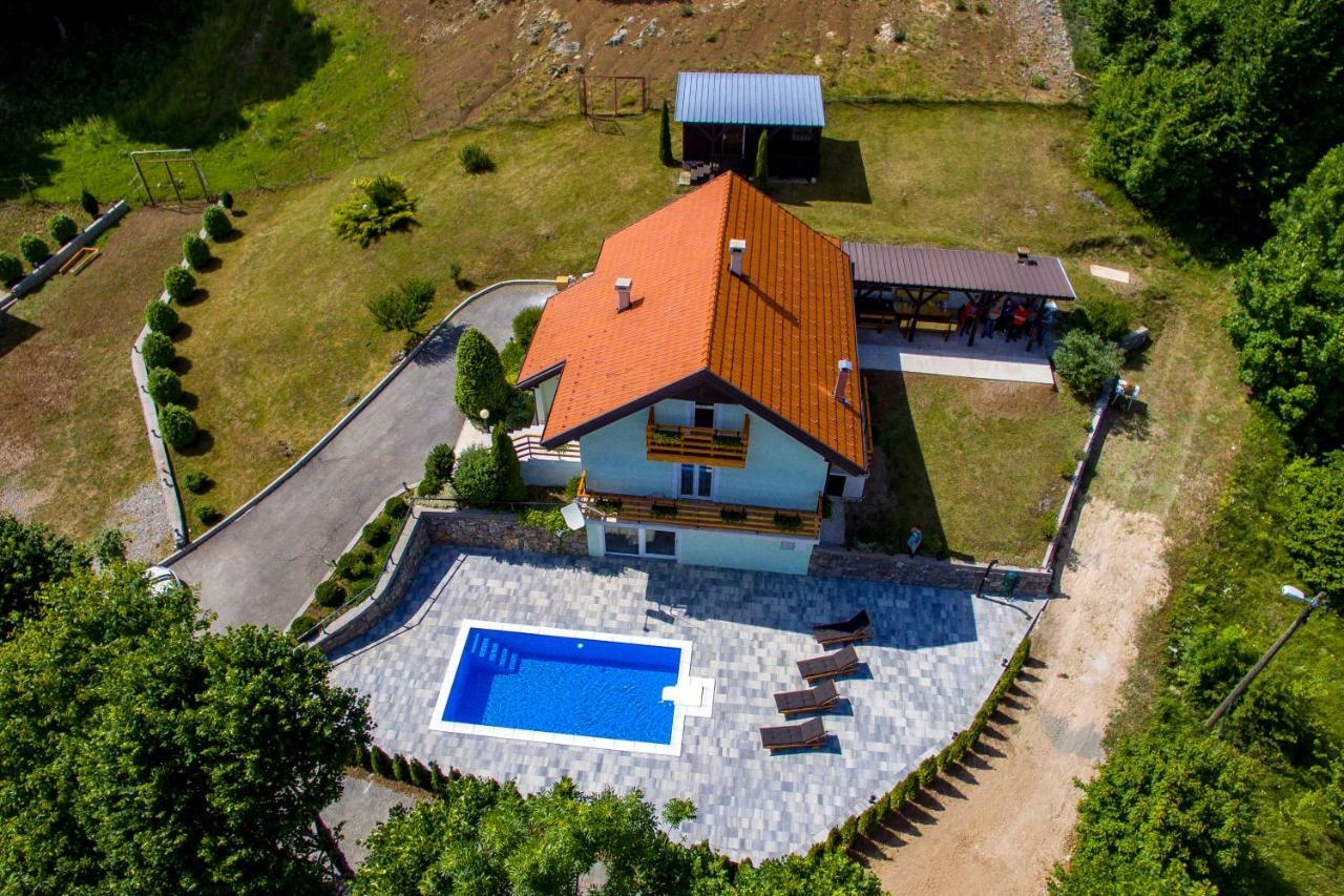 Villa Dino Tin Красно-Поле Экстерьер фото